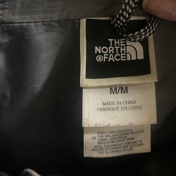 North face jacket this is a north face jacket - Picture 3 of 3